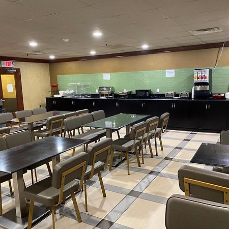 Ramada By Wyndham Rochelle Park Near Paramus Exterior photo