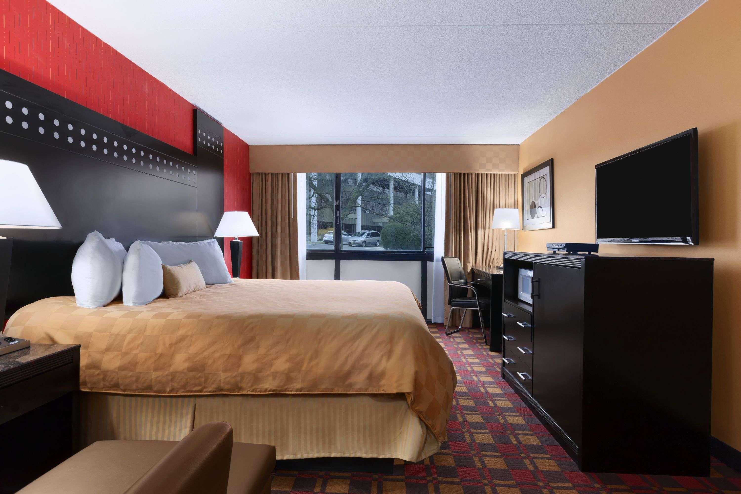 Ramada By Wyndham Rochelle Park Near Paramus Room photo