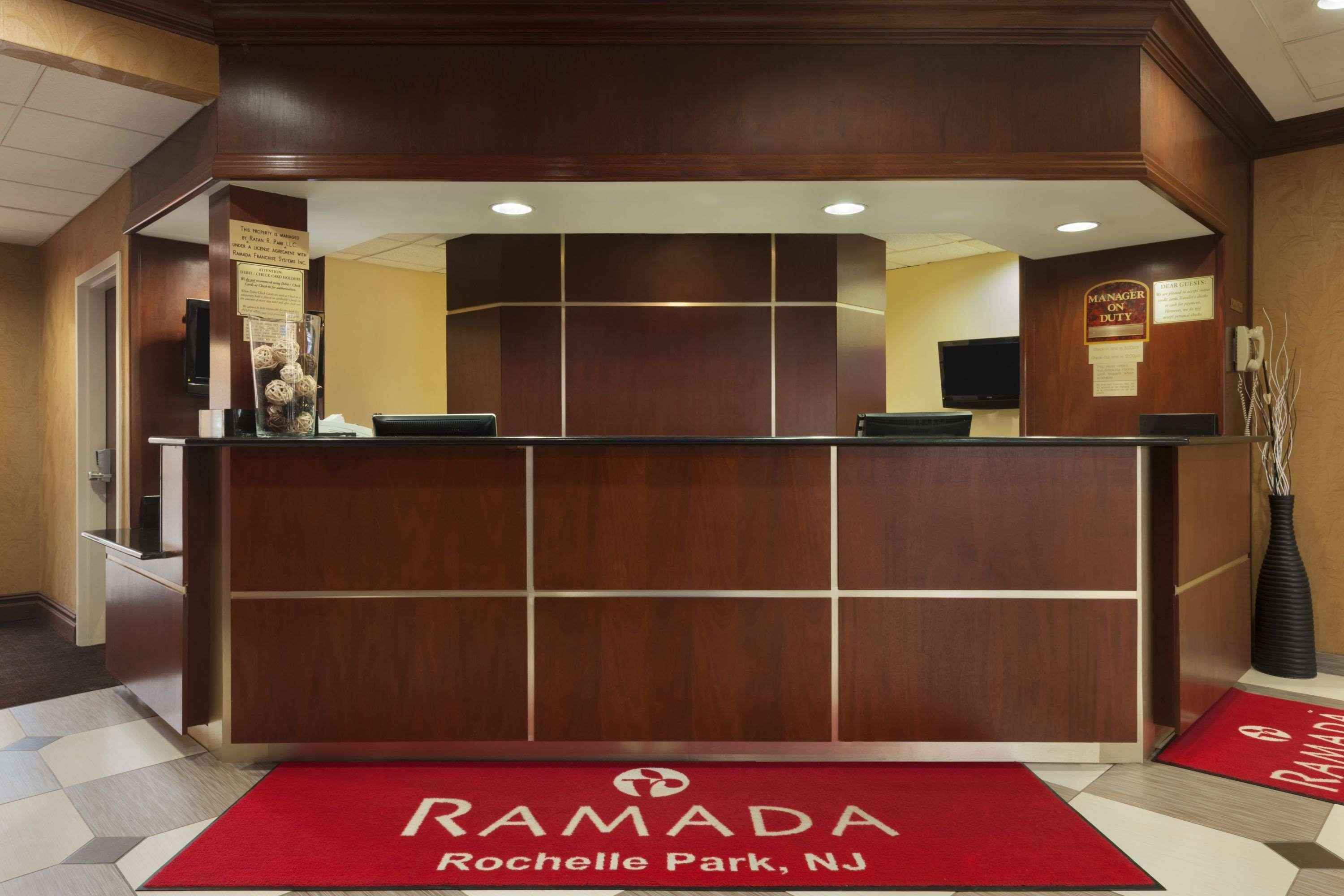 Ramada By Wyndham Rochelle Park Near Paramus Interior photo