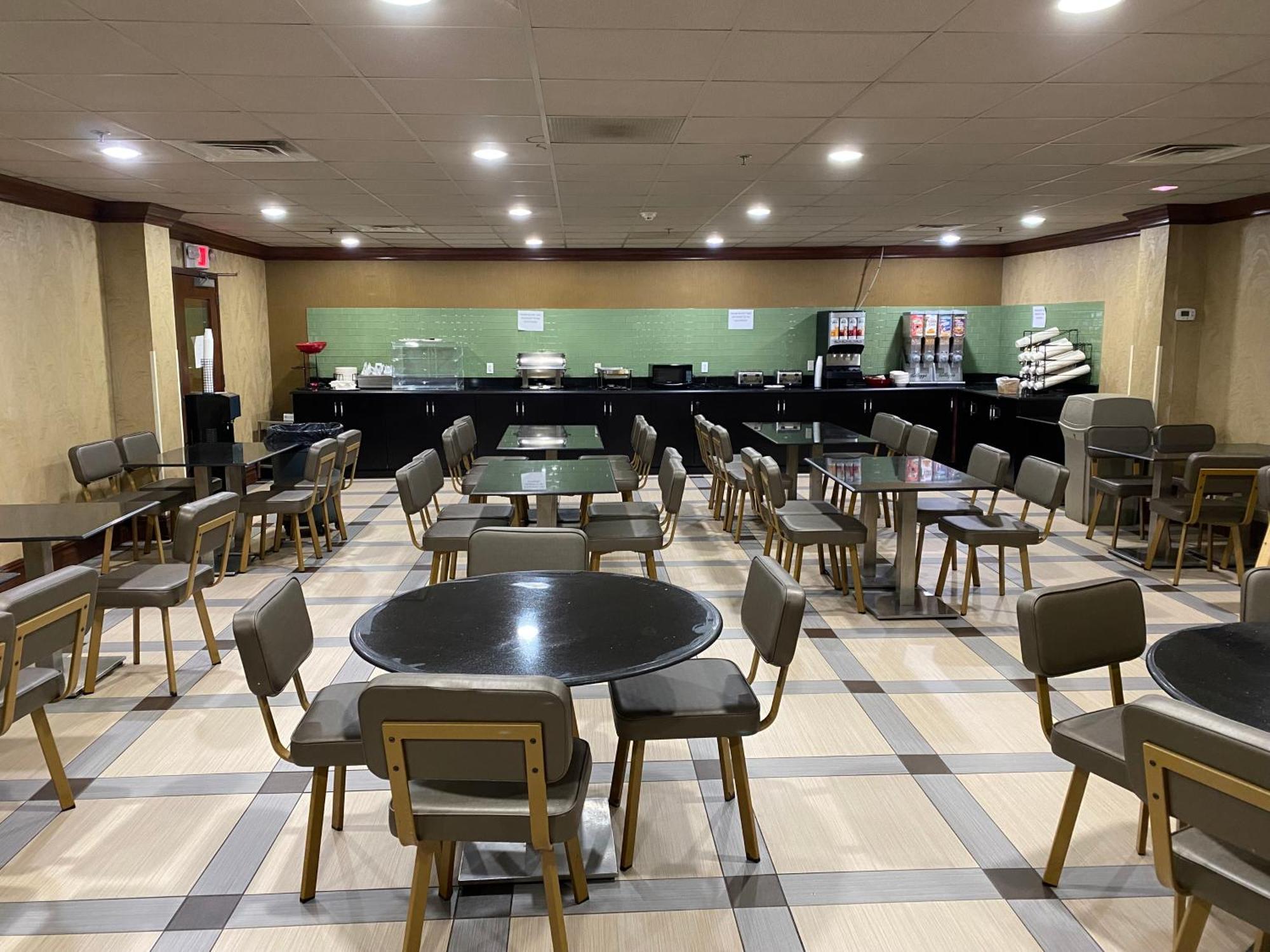 Ramada By Wyndham Rochelle Park Near Paramus Exterior photo